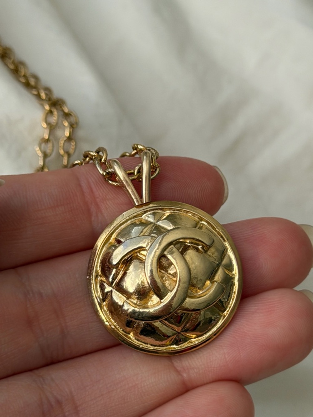 Vintage Gold-Tone Chanel Interlocking CC Pendant Necklace - Picture 3 of 17